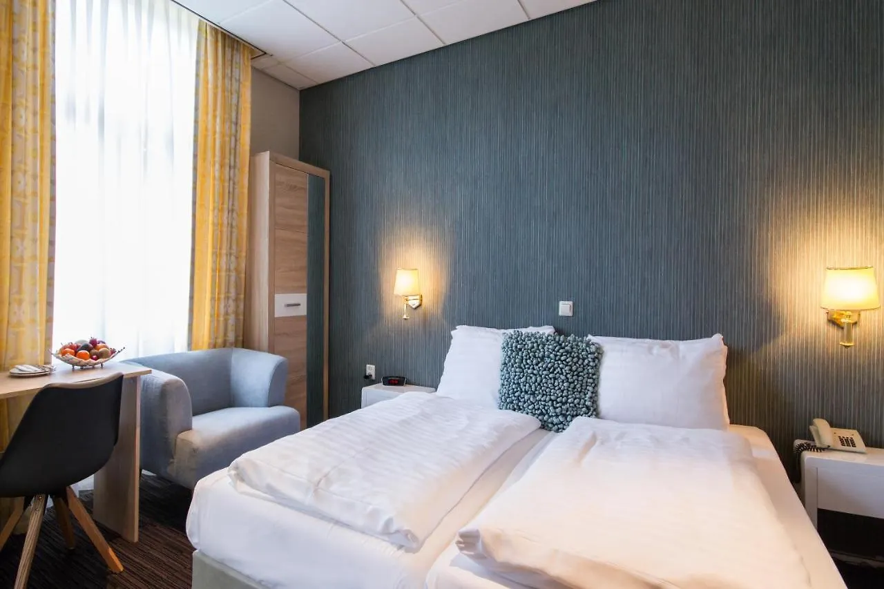 Grand Hotel Monopole Valkenburg aan de Geul 3*,  Netherlands