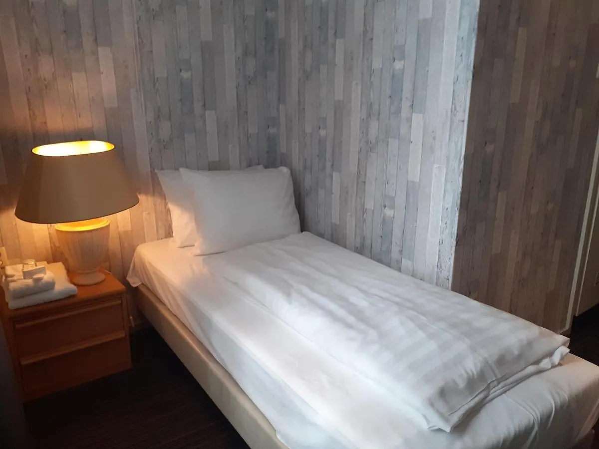 Grand Hotel Monopole Valkenburg aan de Geul 3*,  Netherlands
